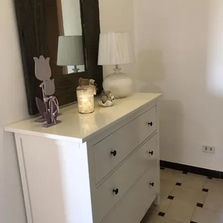 Betoniche Apartment *